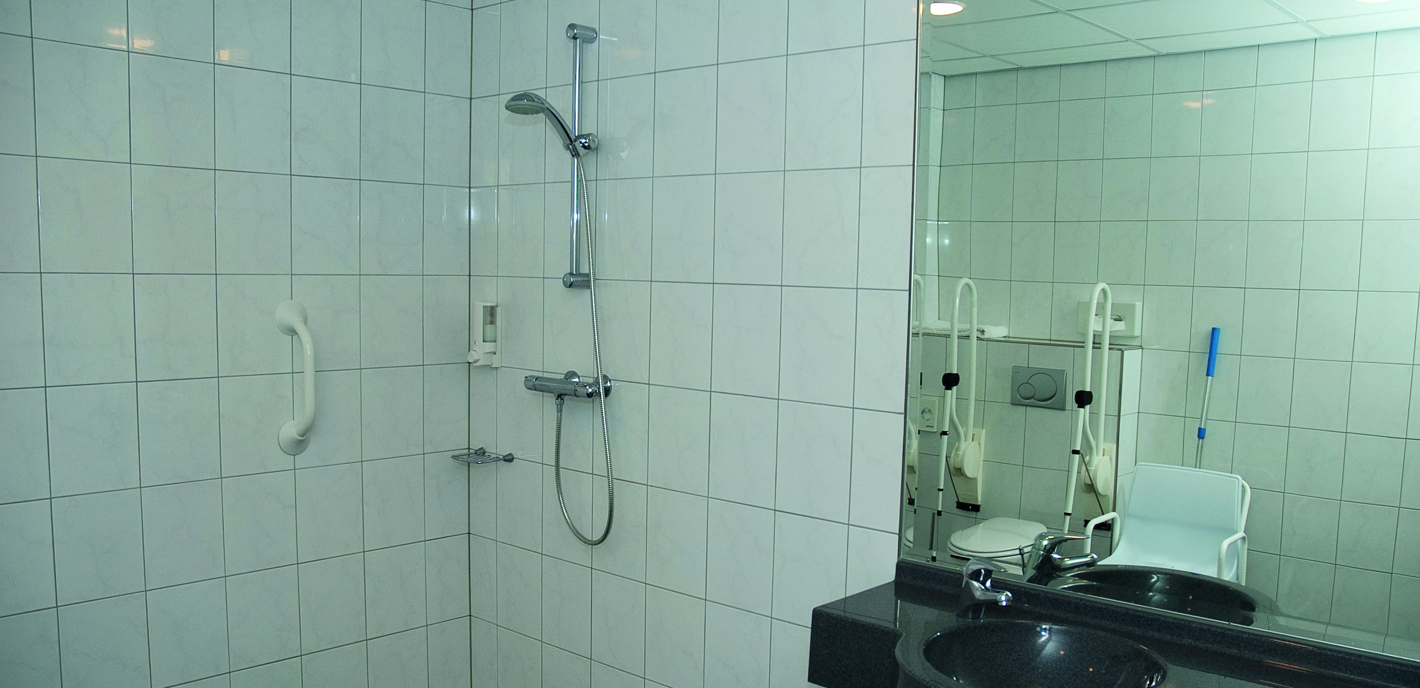 double room, accessible (shower) | bathroom | eco-friendly toiletries, hair dryer, towels