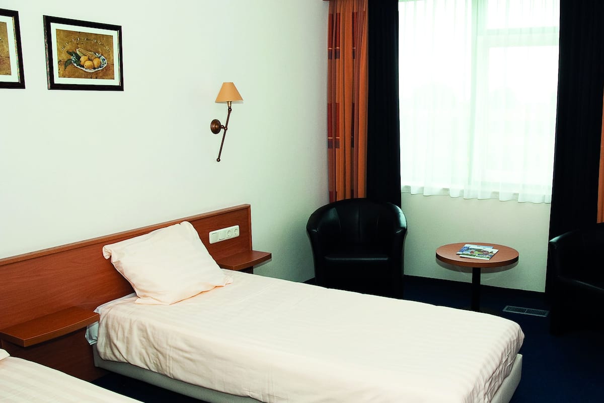 Family Room | In-room safe, desk, blackout drapes, iron/ironing board (on request)