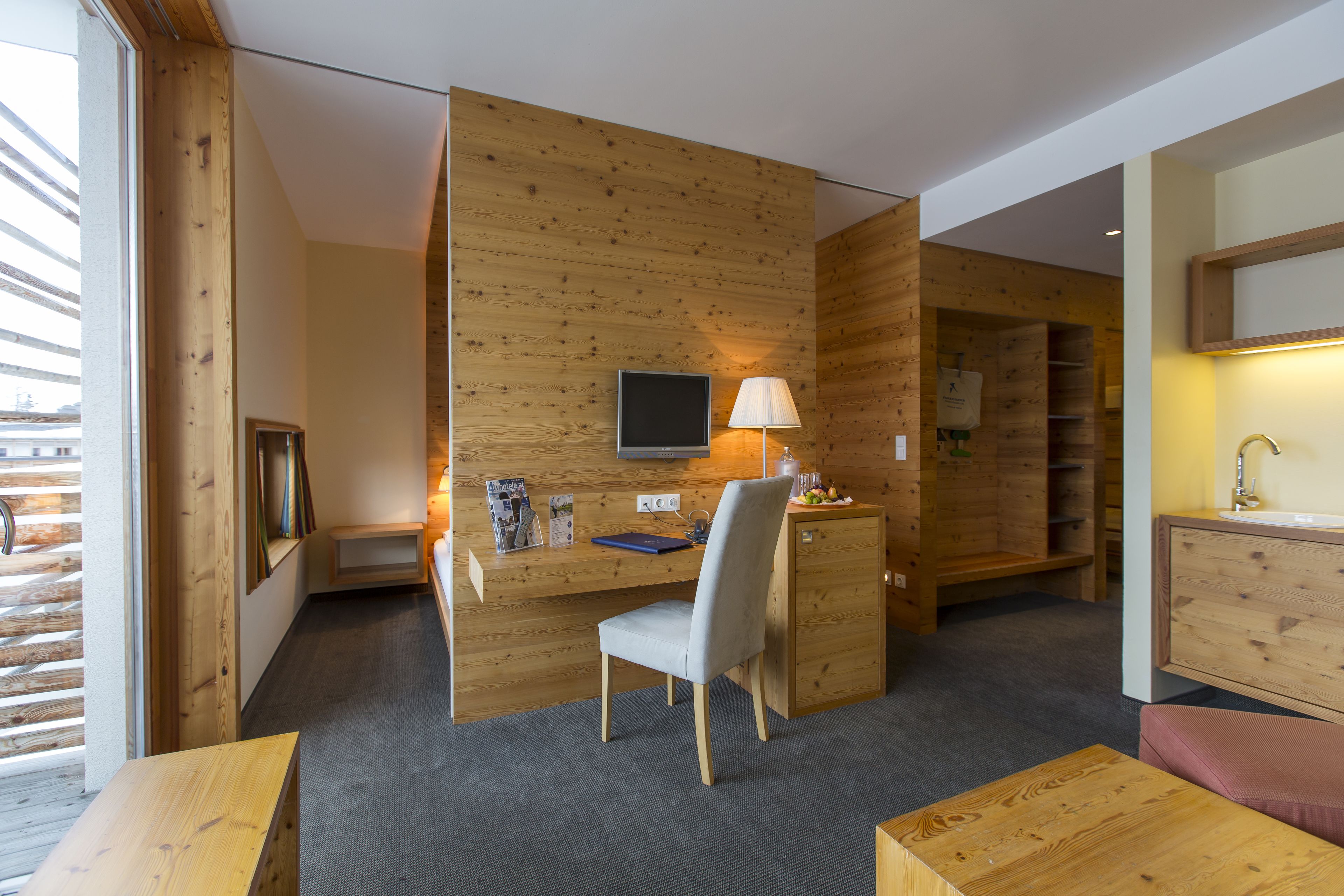 30-inch tv with cable channels