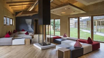 Sauna, hot tub, steam room, body treatments, aromatherapy