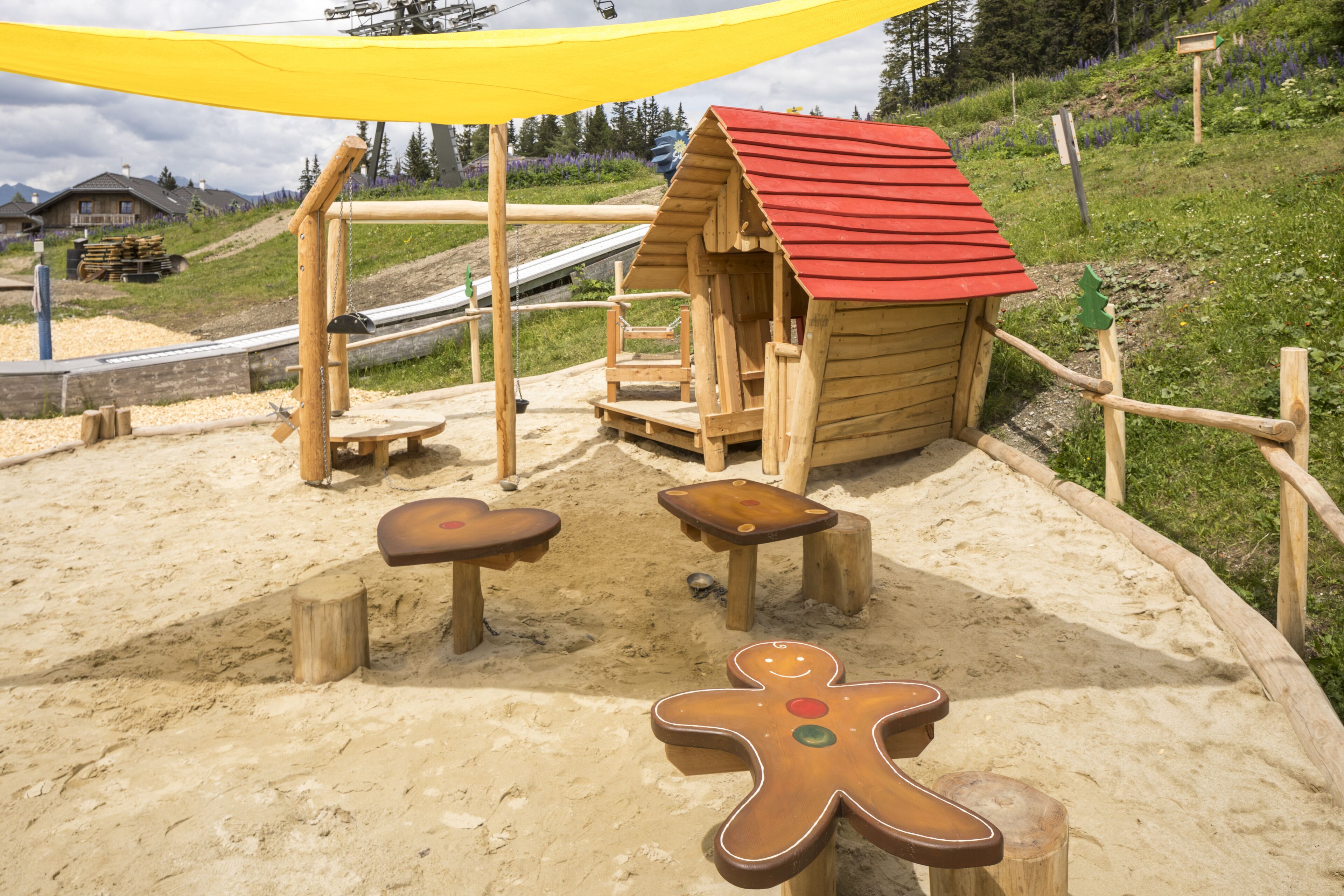 children’s play area – outdoor