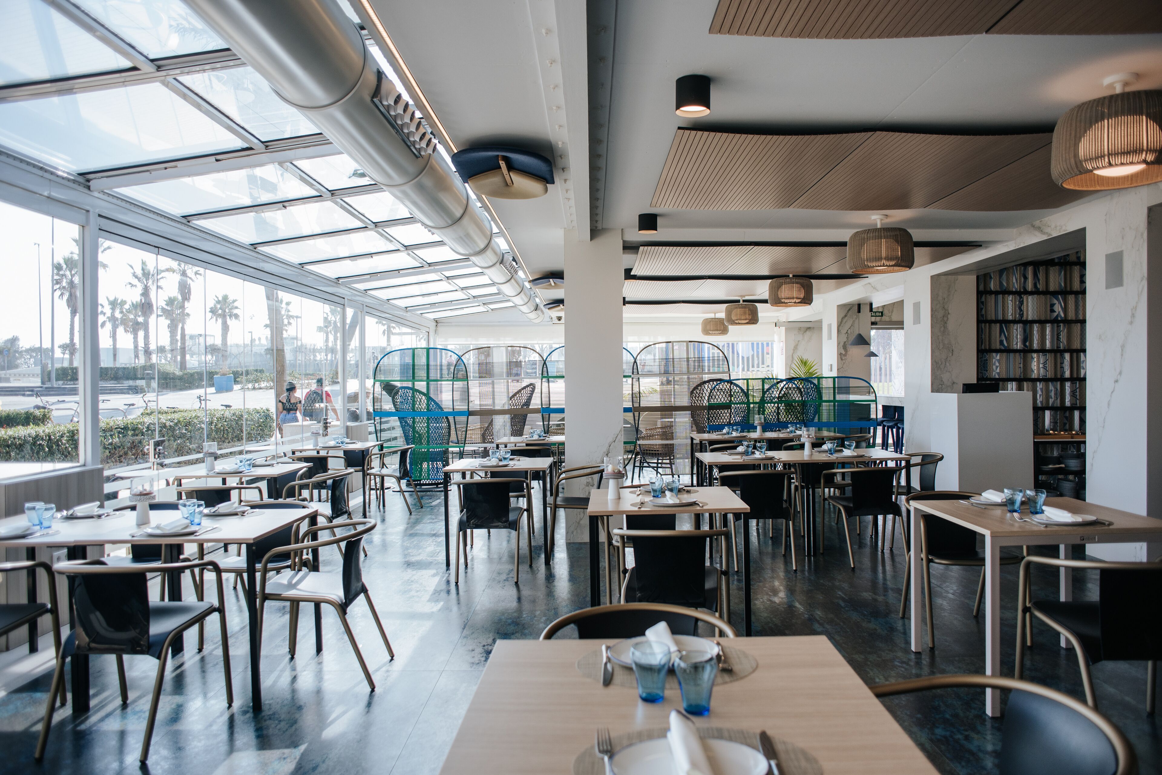 อาหารเช้าแบบบุฟเฟ่ต์ทุกวัน (EUR 22 ต่อคน)