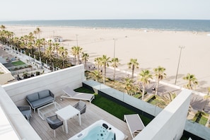 Suite, terrasse | Vue de la chambre