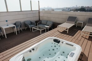 ス��イート テラス | ミニバー、セーフティボックス (室内)、デスク、遮光カーテン