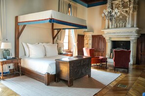 ルーム (Salle des Gardes) | ミニバー、セーフティボックス (室内)、デスク、WiFi (無料)