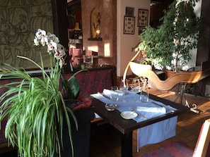 Breakfast, lunch, dinner served; French cuisine