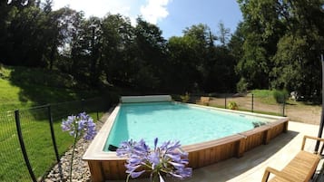 Piscina externa sazonal