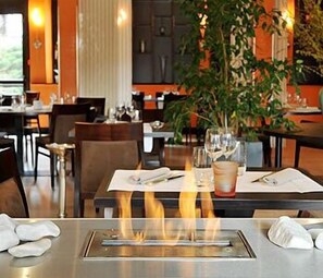 Breakfast, lunch and dinner served - Le Saint Barnabé Hôtel & SPA (Buhl)