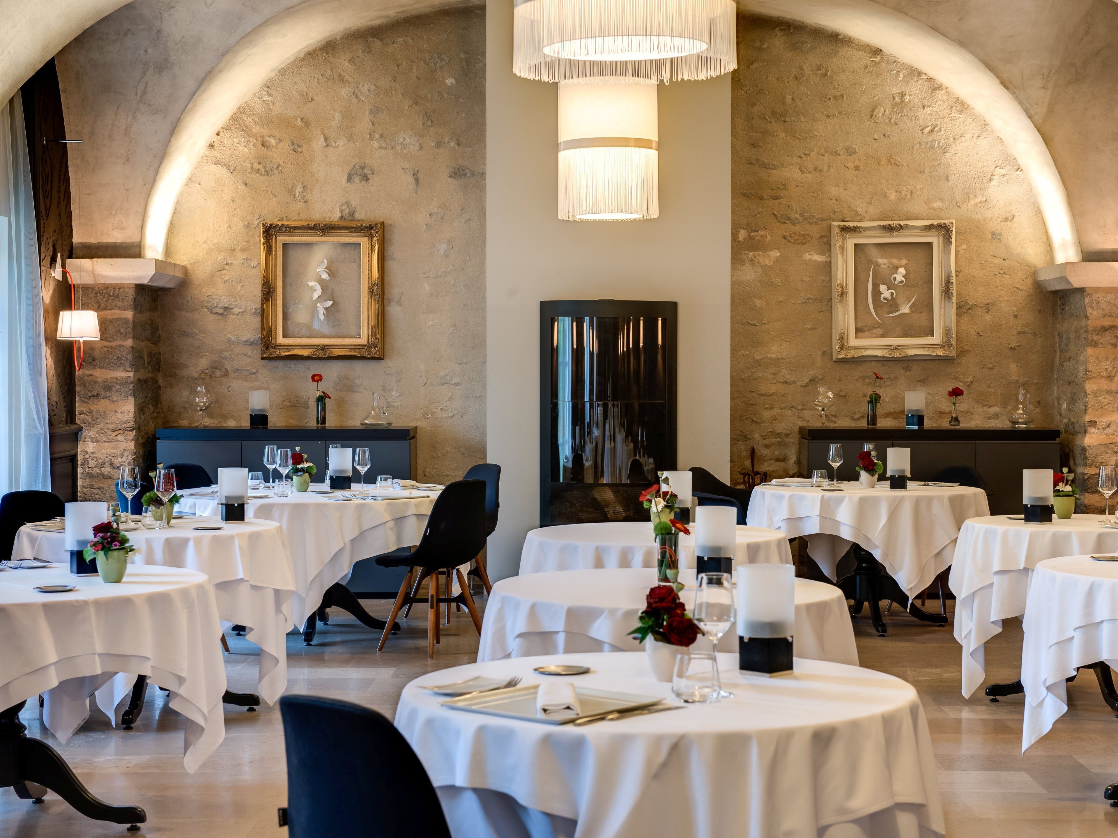 Lunch and dinner served, French cuisine