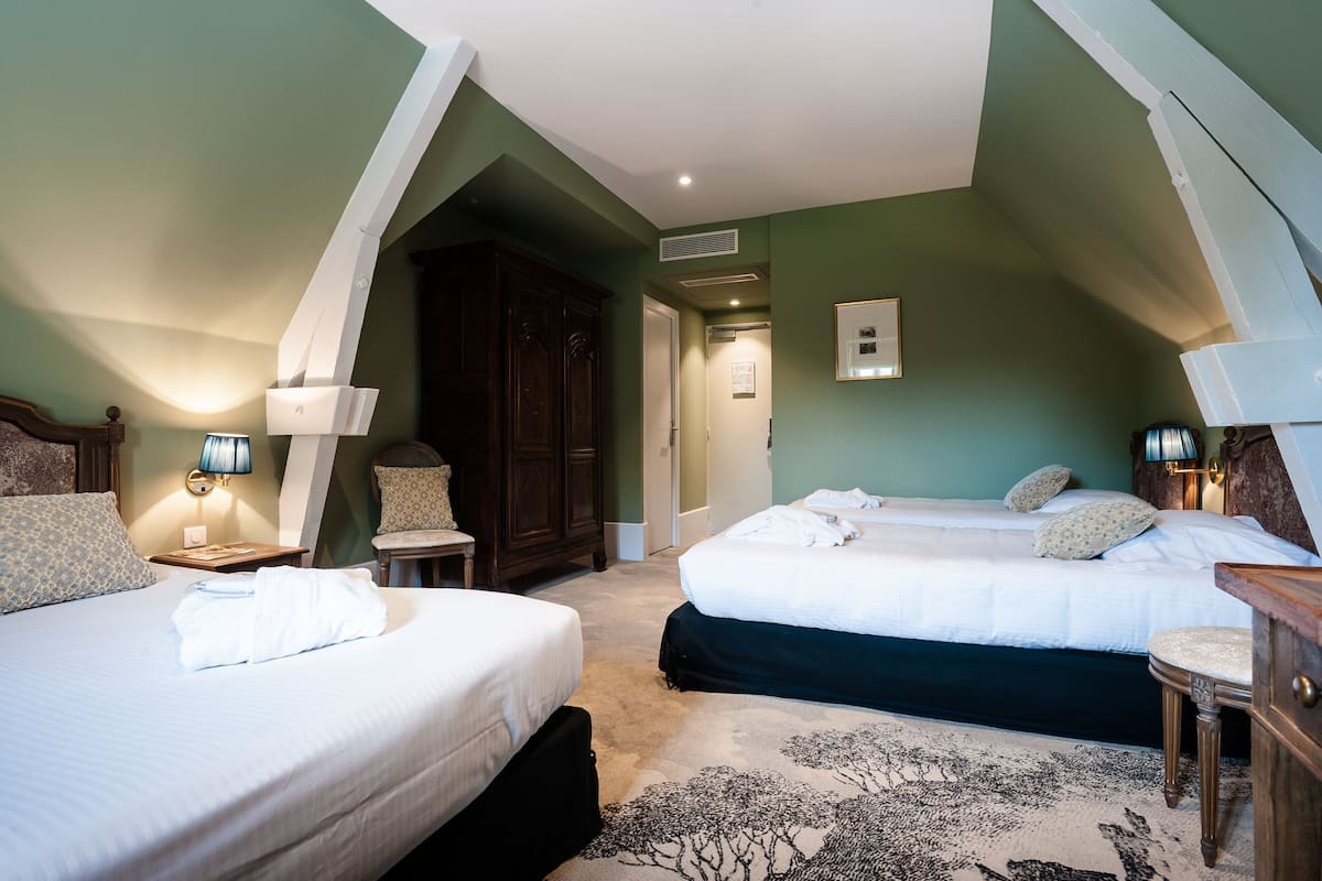 ستائر تعتيم وواي فاي مجانًا وملاءات أسرّة