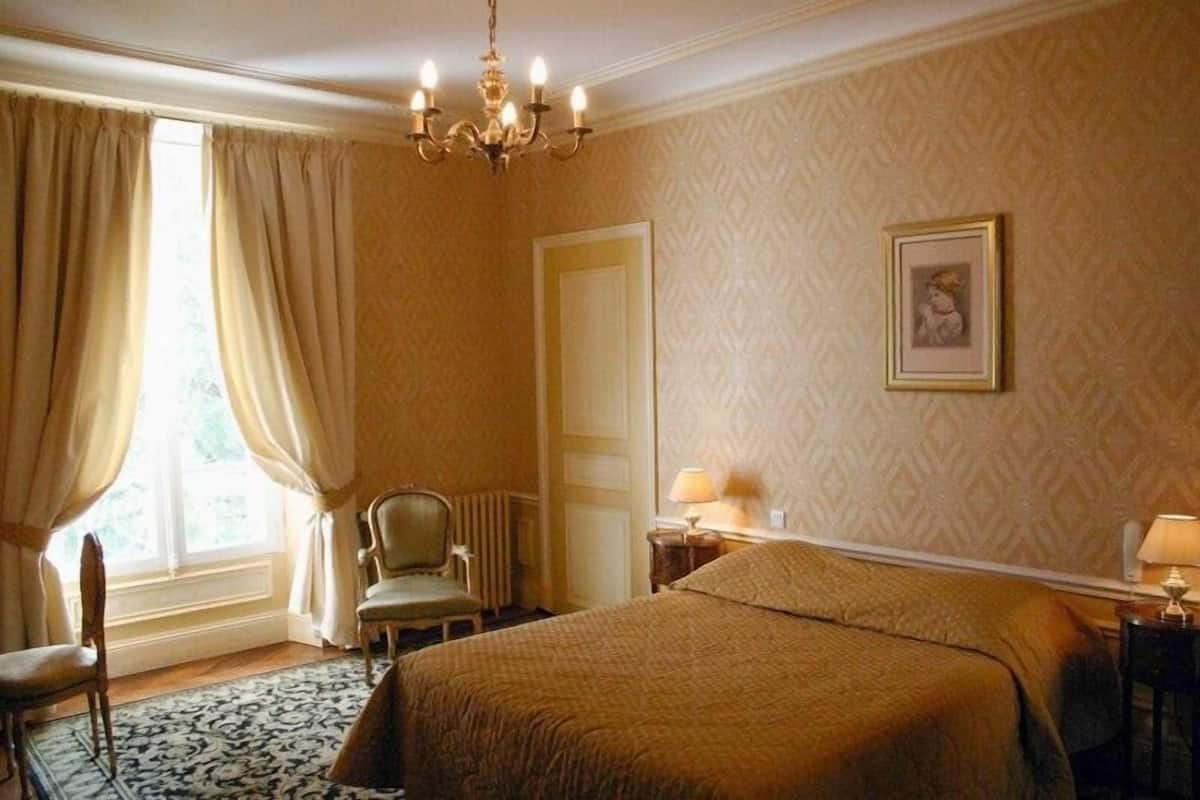 Individually decorated, individually furnished, soundproofing, free WiFi