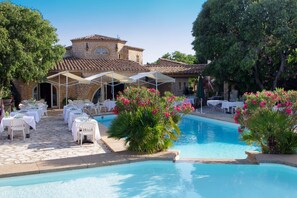 3 piscinas al aire libre