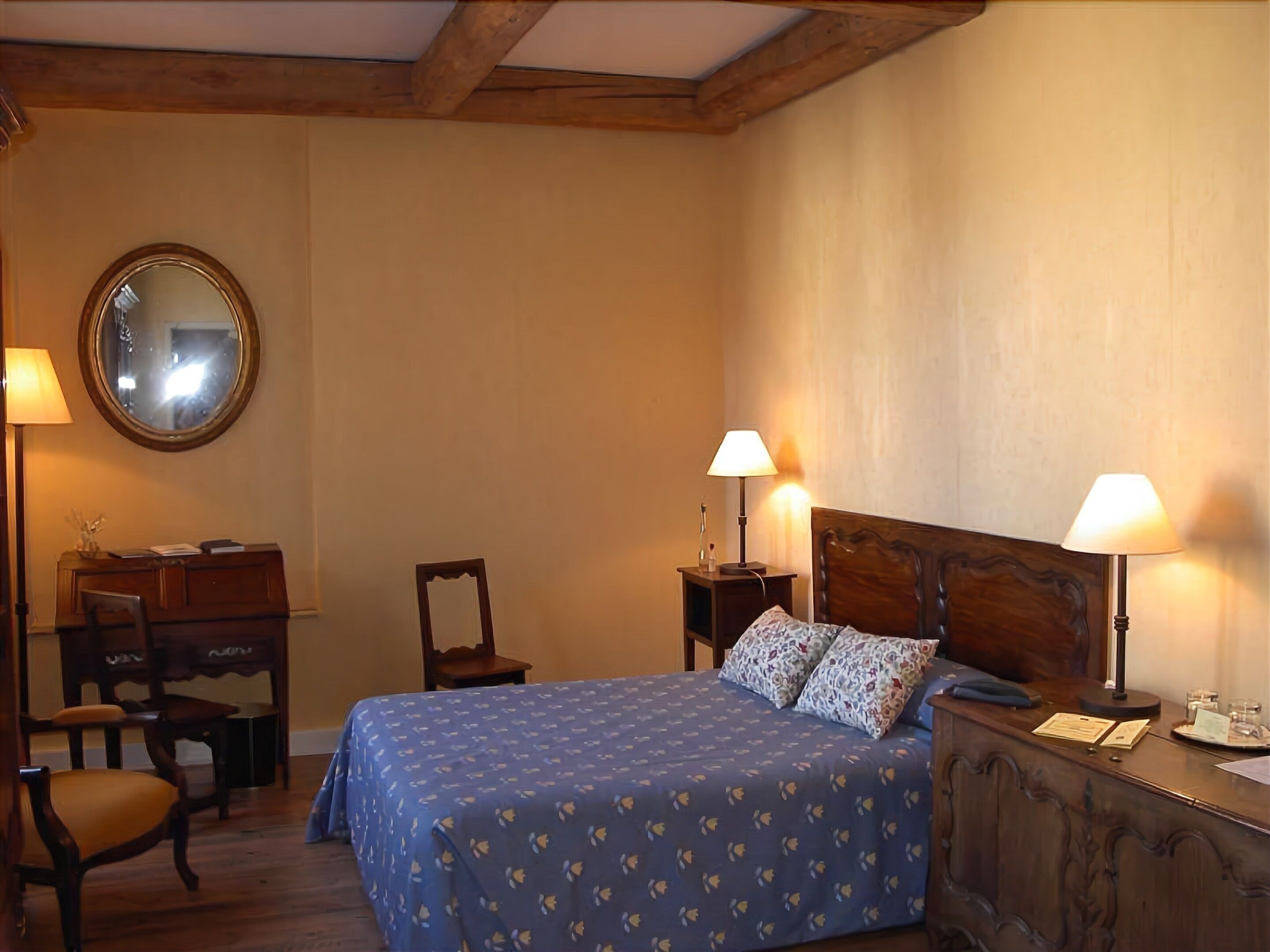 Foto - Hôtel Du Théâtre Centre Historique - Parking Souterrain Public Gratuit