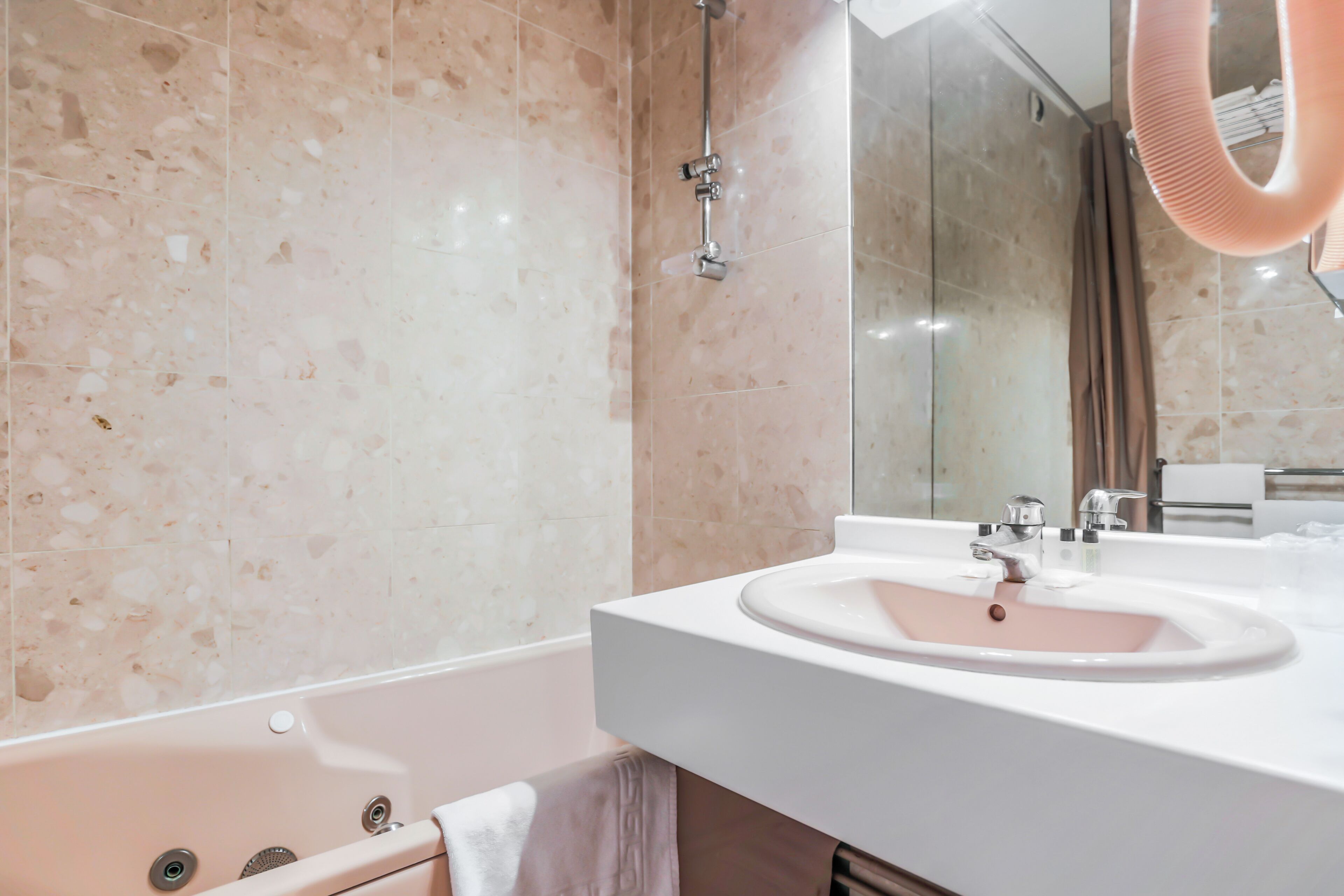 Foto - Hôtel Du Théâtre Centre Historique - Parking Souterrain Public Gratuit