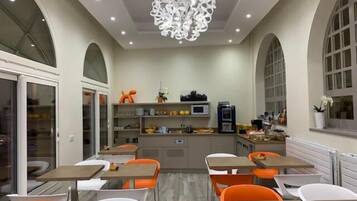 Daily buffet breakfast (EUR 12.5 per person)