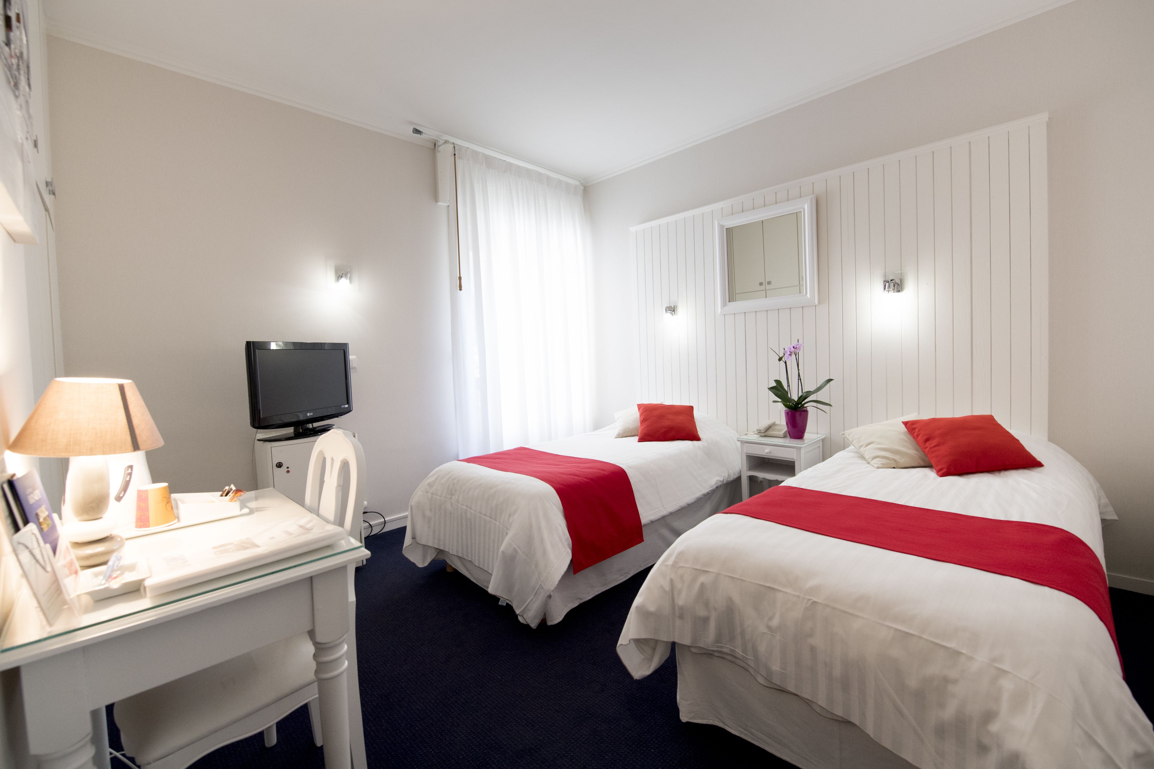 twin room | premium bedding, minibar, in-room safe, desk