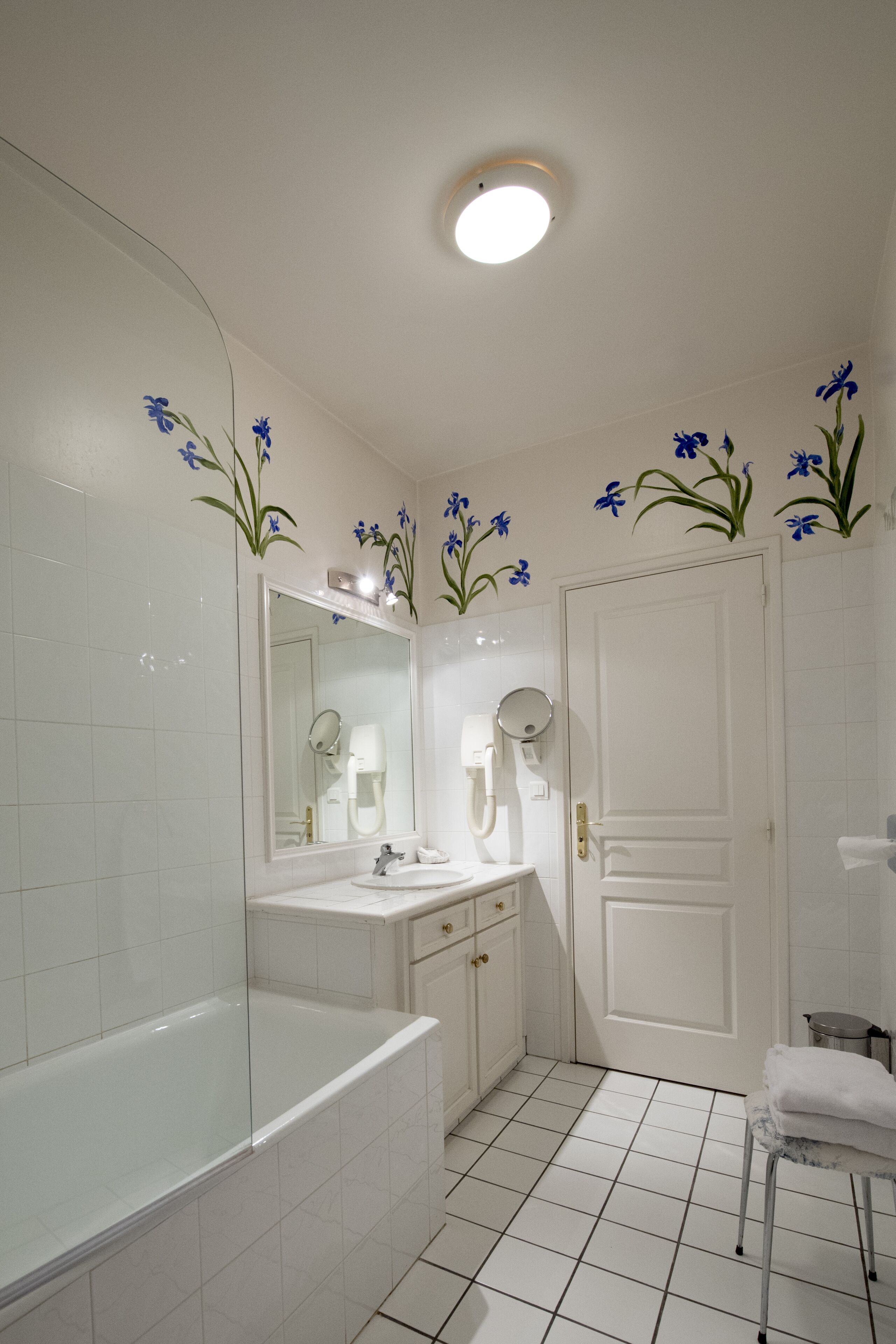 premium double room | bathroom | free toiletries, hair dryer, towels