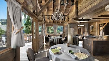 Serveert lunch en diner, Franse gerechten