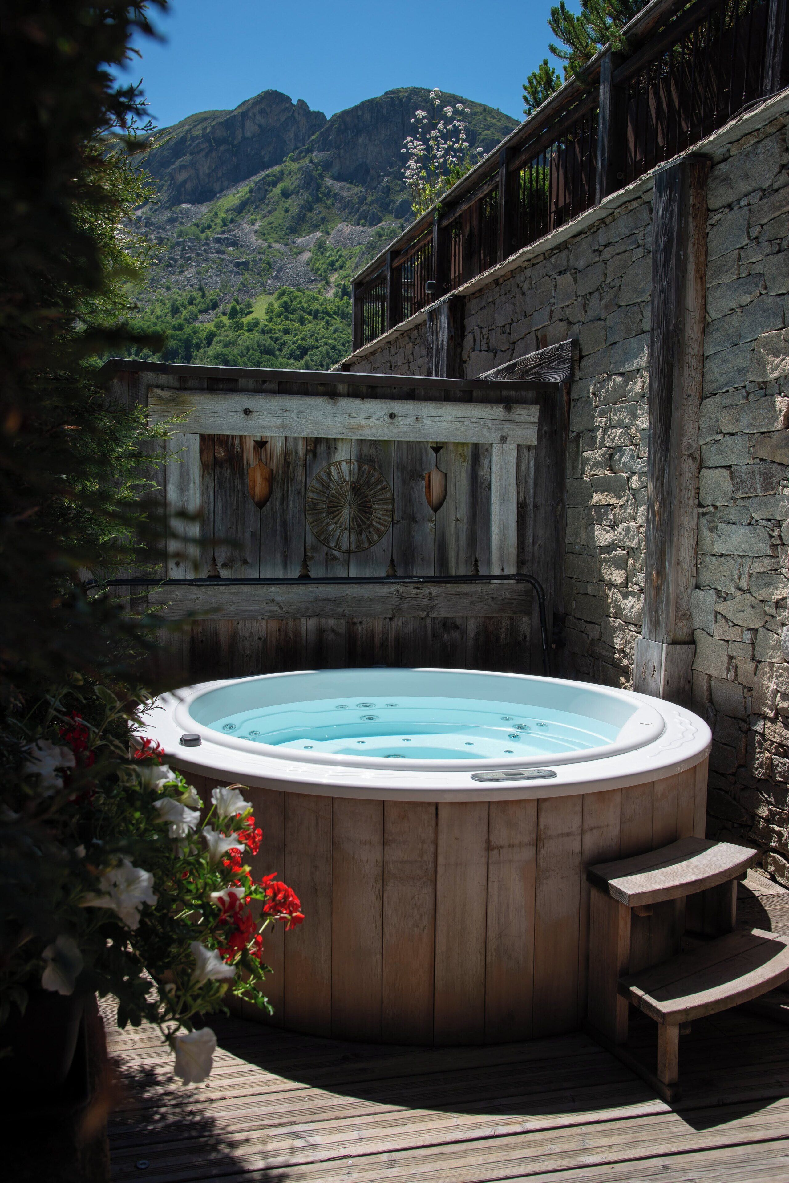 Bain à remous extérieur