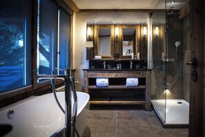 Bathroom - Hotel Restaurant La Bouitte - Relais & Châteaux - 2 étoiles Michelin (Les Belleville)