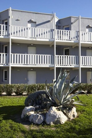 Front of property - Première Classe Martigues (Martigues)
