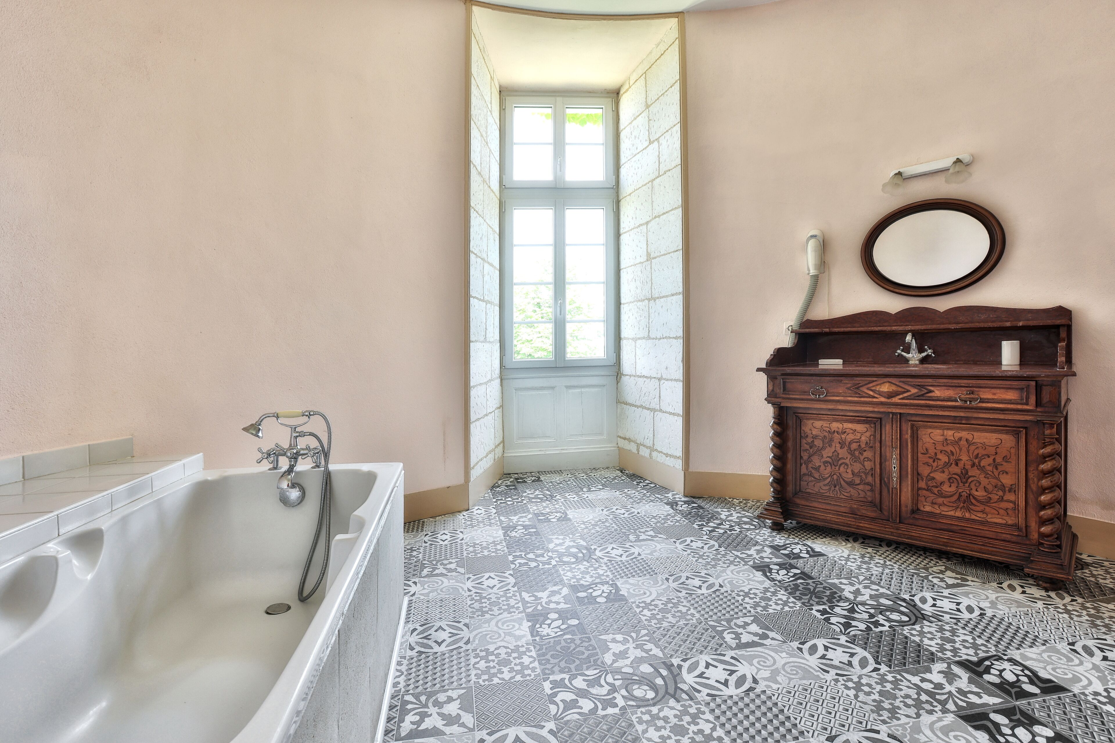 superior double room | bathroom | free toiletries, hair dryer, towels