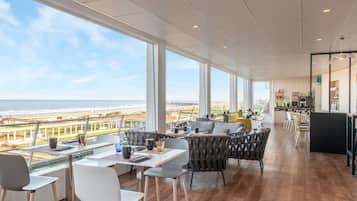 Daily buffet breakfast (EUR 19.50 per person)