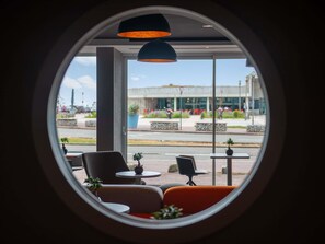 Bar (on property) - Mercure Dieppe La Présidence (Dieppe)