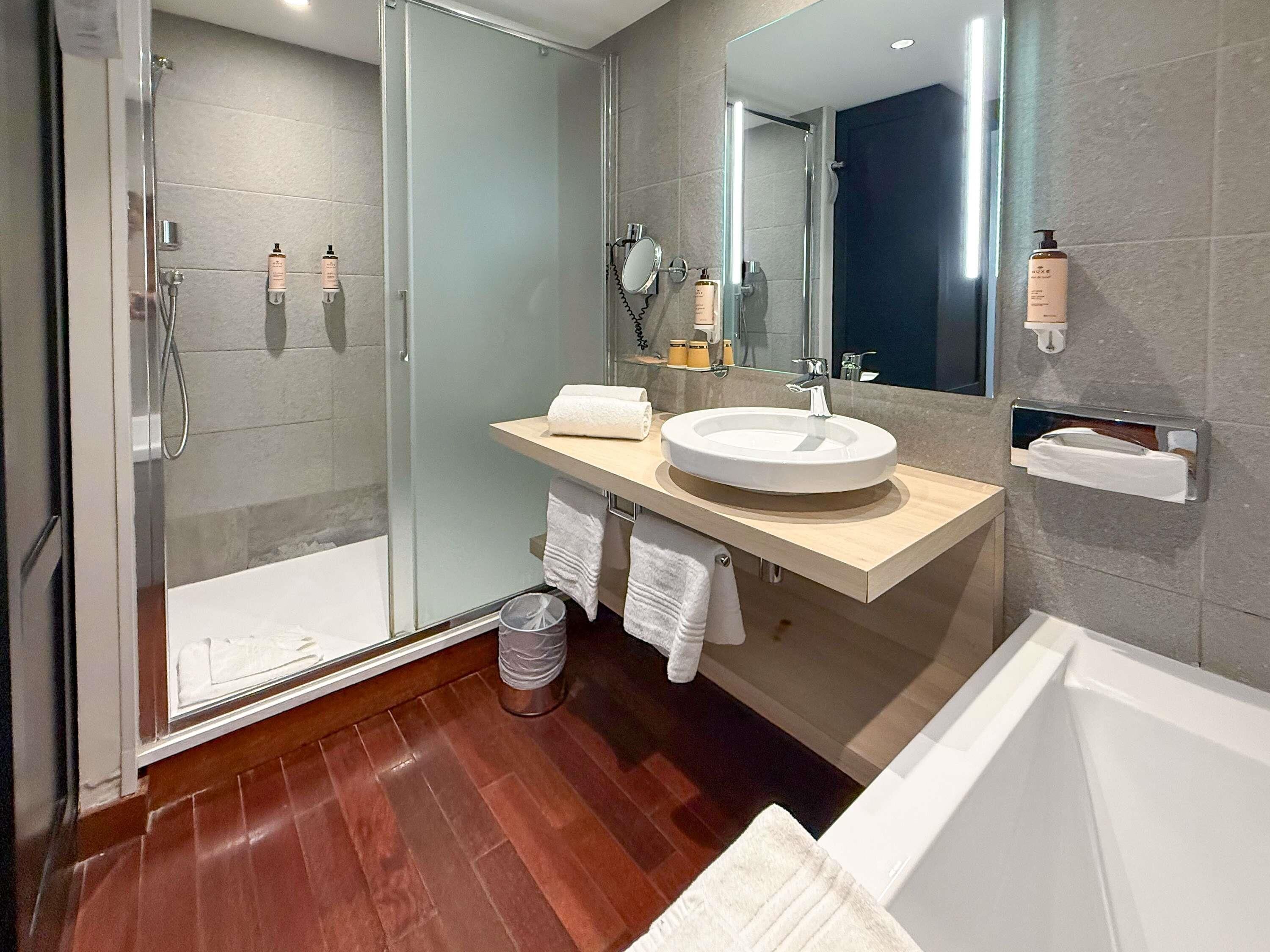 privilege, suite, 1 double bed with sofa bed | in-room safe, individually furnished, desk, soundproofing