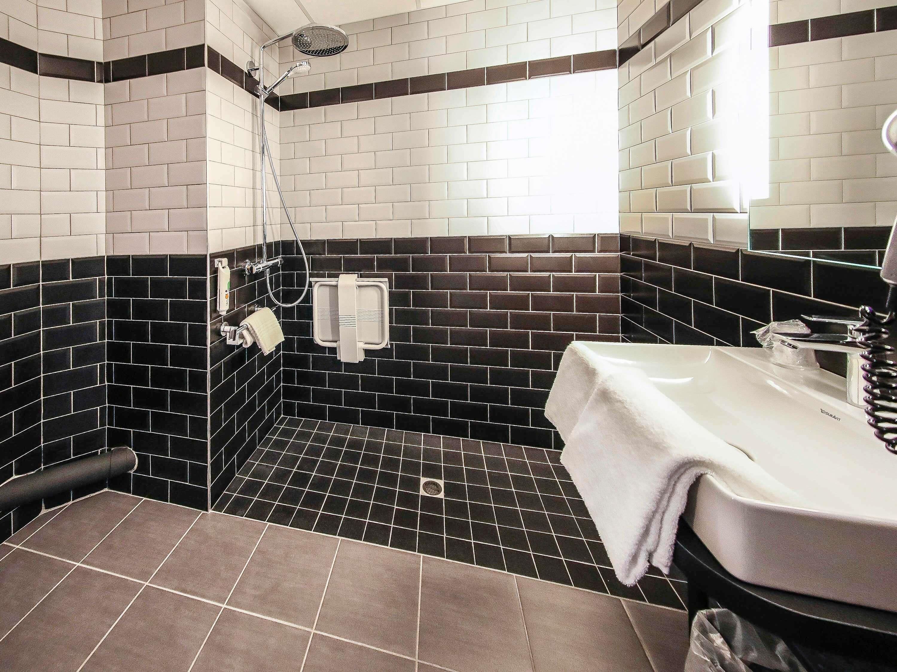 in-room safe, desk, soundproofing, free wifi