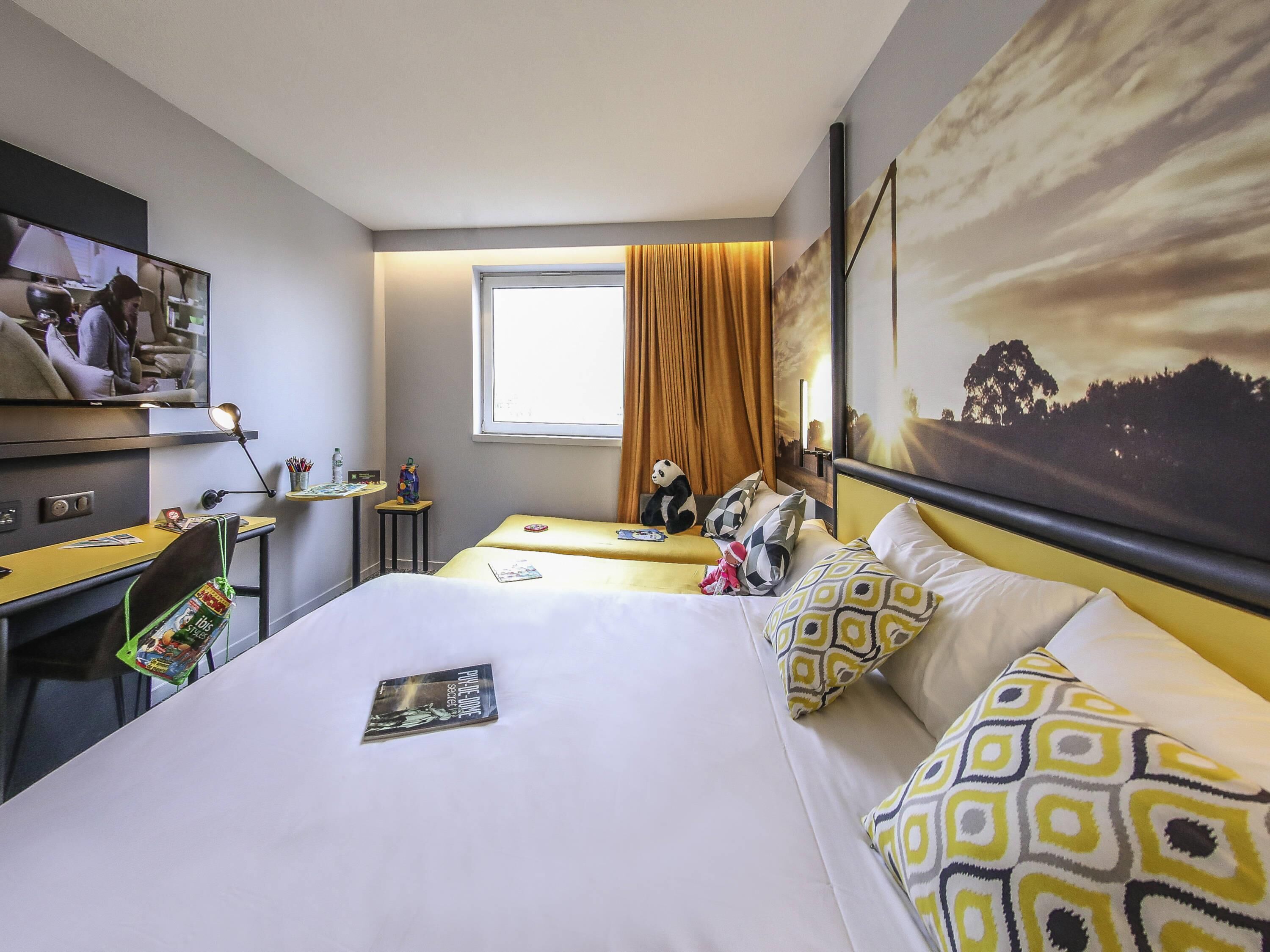 in-room safe, desk, soundproofing, free wifi