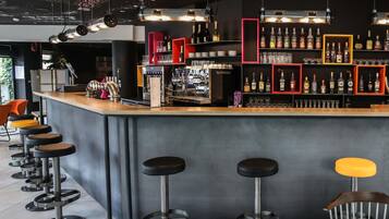 Bar (en el alojamiento)