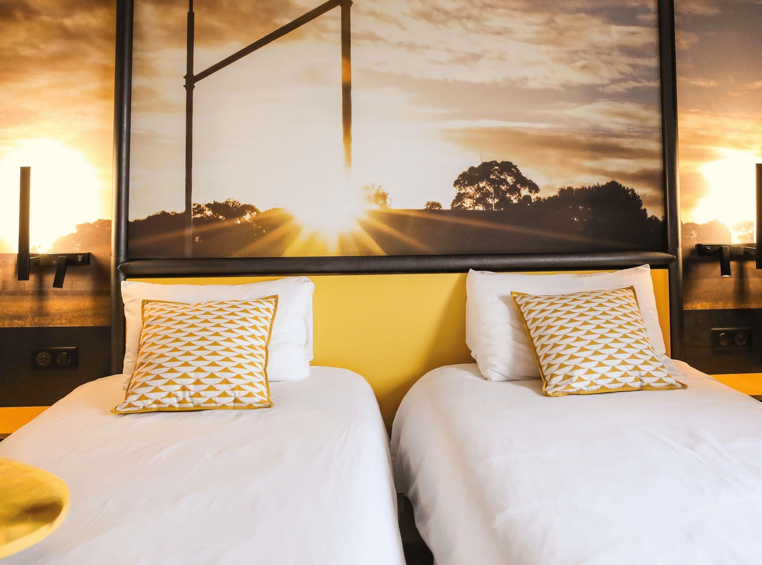 in-room safe, desk, soundproofing, free wifi