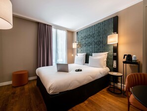 Standard Room, 1 Double Bed | Premium bedding, free minibar, in-room safe, desk