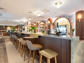 Café da manhã e jantar