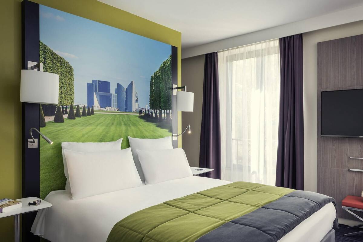 Ropa de cama de alta calidad y minibar con artículos gratuitos
