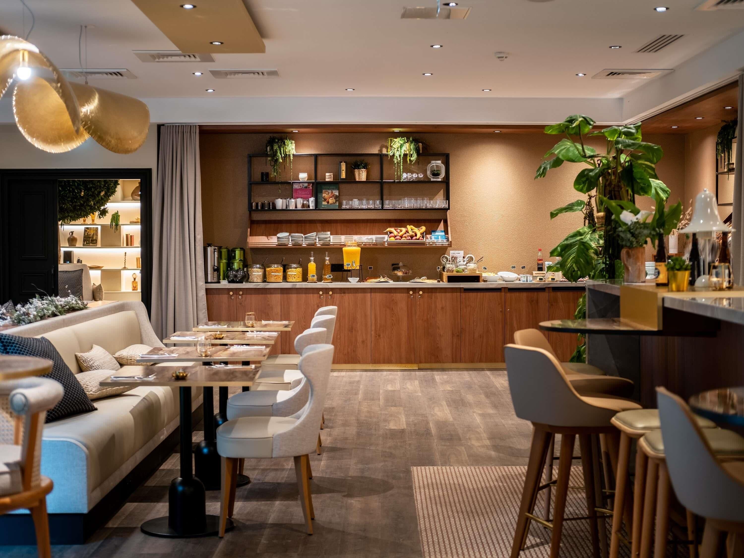 Desayuno buffet todos los días (con cargo) 