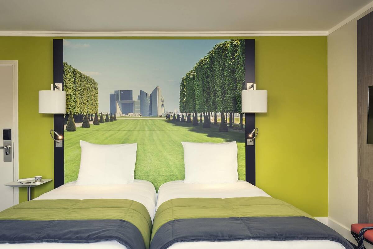 Ropa de cama de alta calidad y minibar con artículos gratuitos