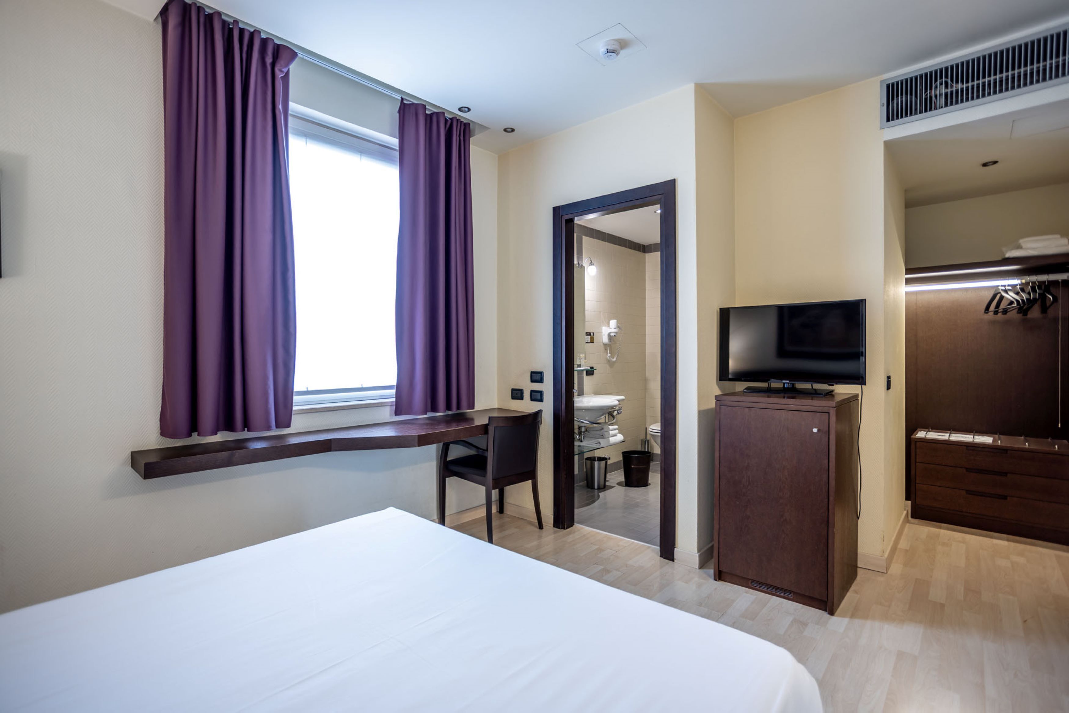 1 dormitori, roba de llit d&#x27;alta qualitat, cobrellits i minibar 