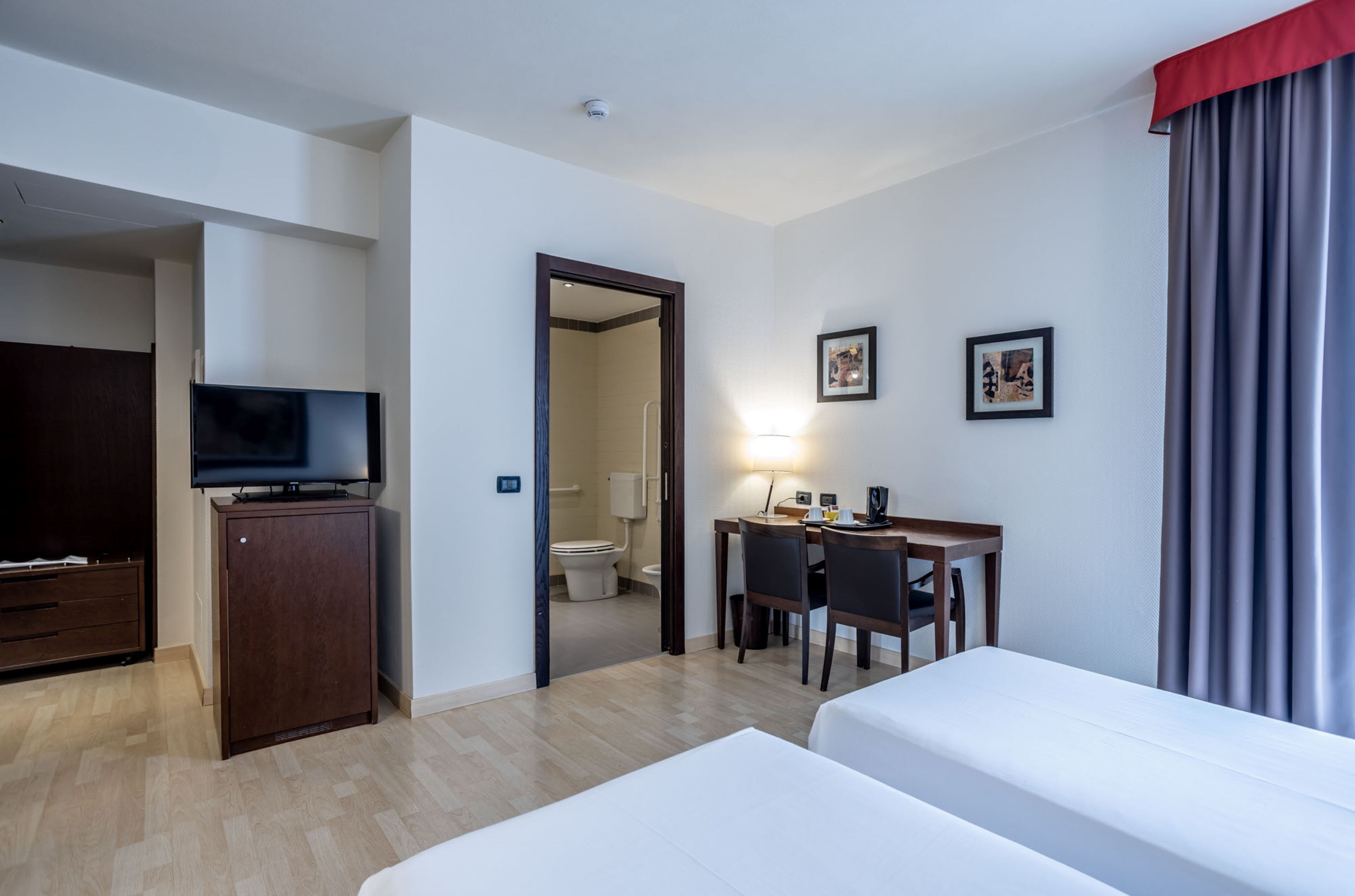 triple room | 1 bedroom, premium bedding, down duvets, minibar