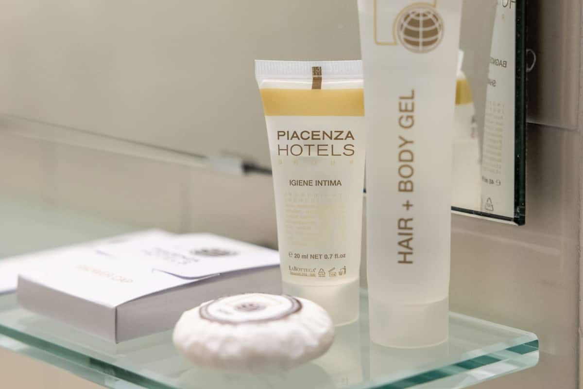 shower, free toiletries, hair dryer, bidet