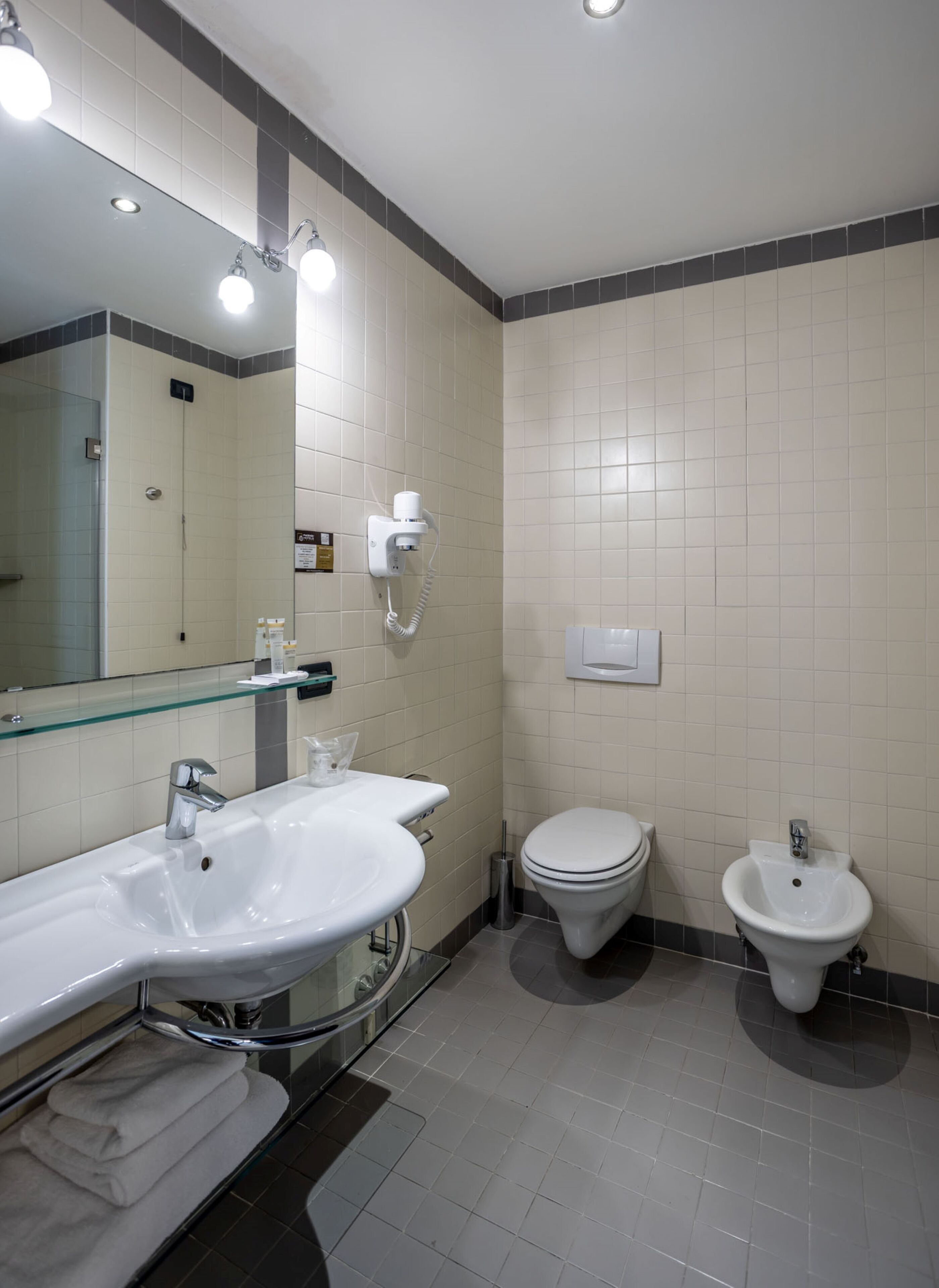 1 bedroom, premium bedding, down duvets, minibar