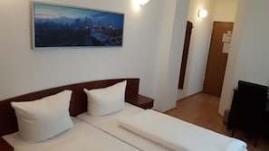 Bureau, chambres insonorisées, Wi-Fi gratuit, draps fournis