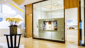 Couples treatment room(s), hot tub, body treatments, hydrotherapy