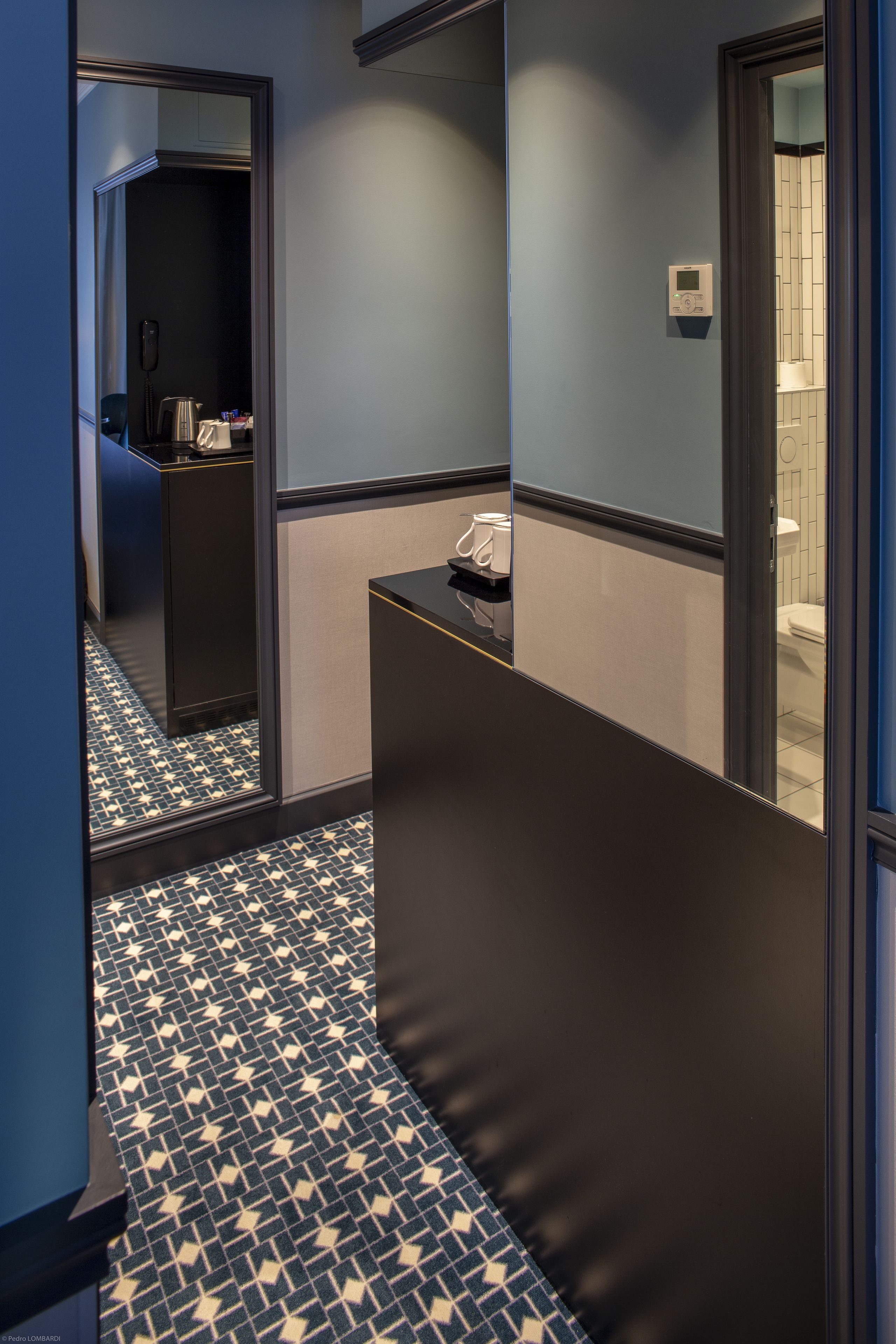 club room | minibar, in-room safe, desk, blackout curtains