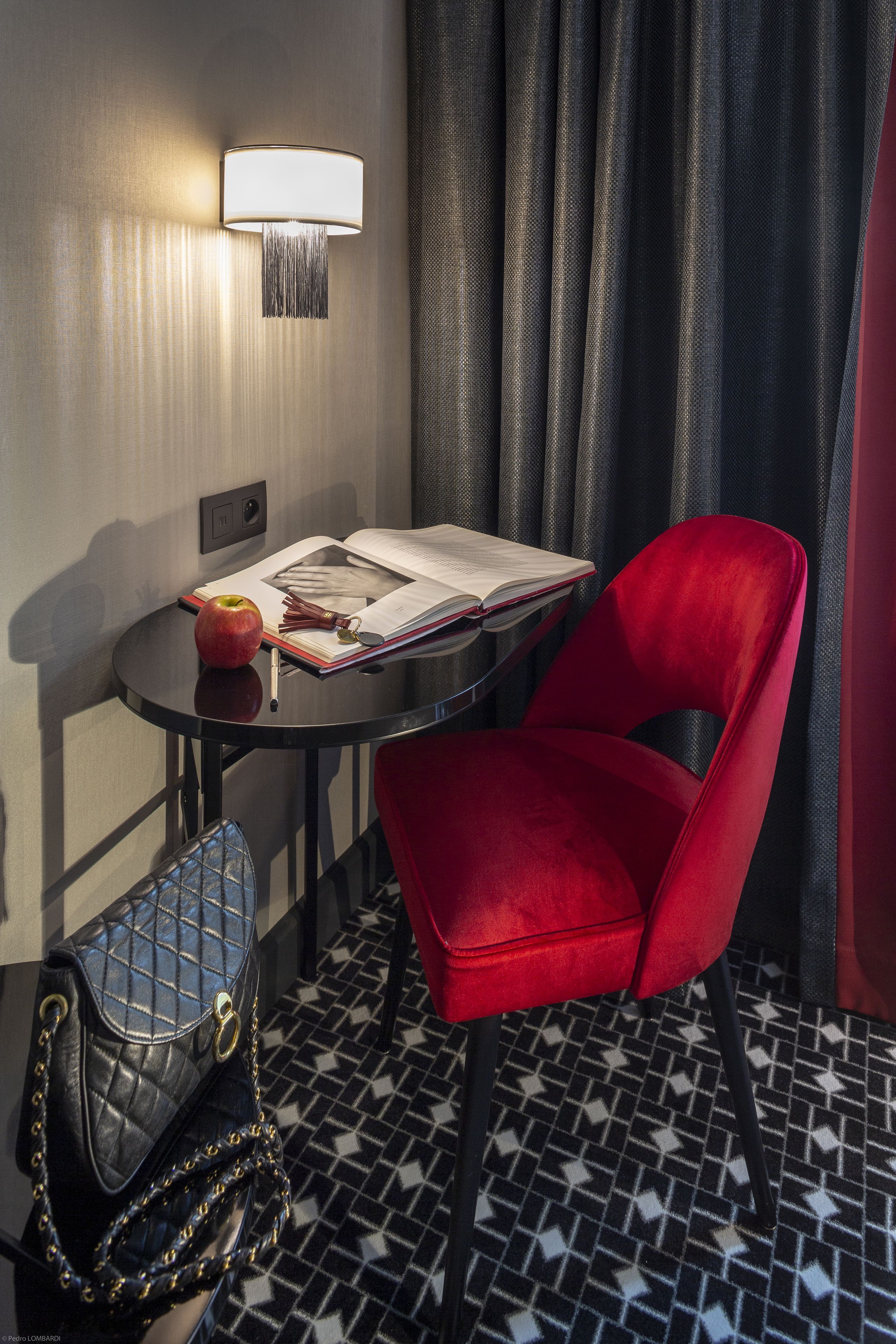 club room | minibar, in-room safe, desk, blackout curtains