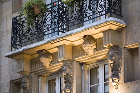 Front of property. Lenox Montparnasse Hotel