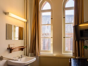 Basic Single Room, 1 Single Bed, Shared Bathroom