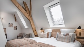 Deluxe Double or Twin Room | Desk, blackout drapes, soundproofing, iron/ironing board - Monasterium PoortAckere (Ghent)
