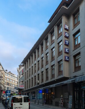 Front of property - Cordial House Hotel (Istanbul)
